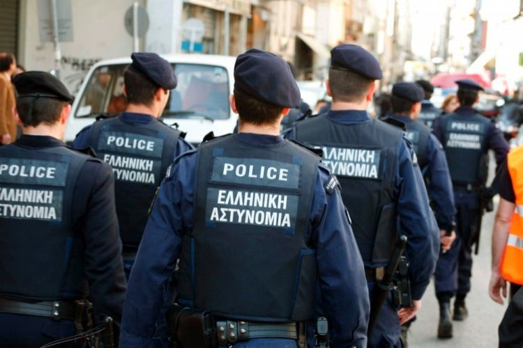 «Τοπικό αστυνόμο» με κονκάρδα για απομακρυσμένες περιοχές βάζει η κυβέρνηση για να καλύψει τα κενά